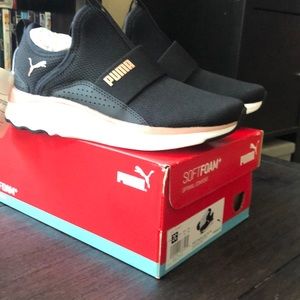 Puma Sophia Slip Ons Girls size 2